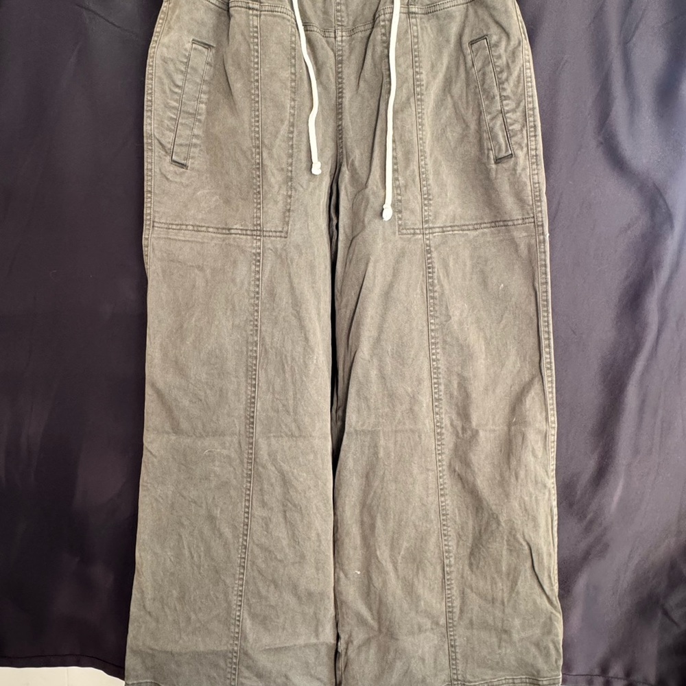 Splendid Annika pants size Medium in Olive